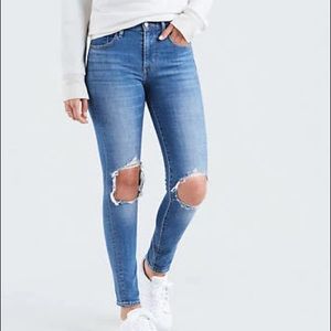 Levi High Rise Skinny Jeans